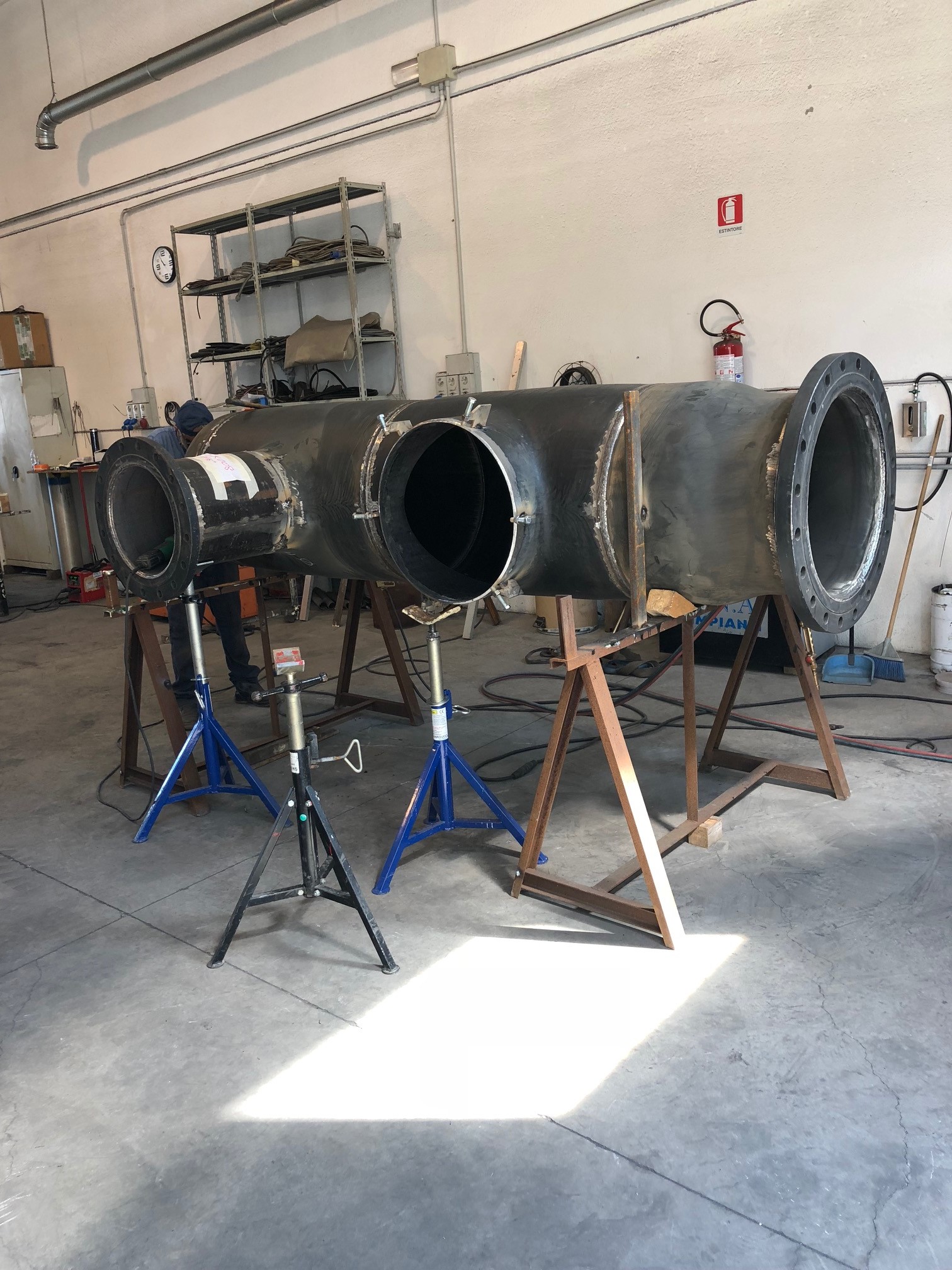 Prefabbricazioni varie di officina S.N.A. Impianti per lavorazioni di carpenteria e piping